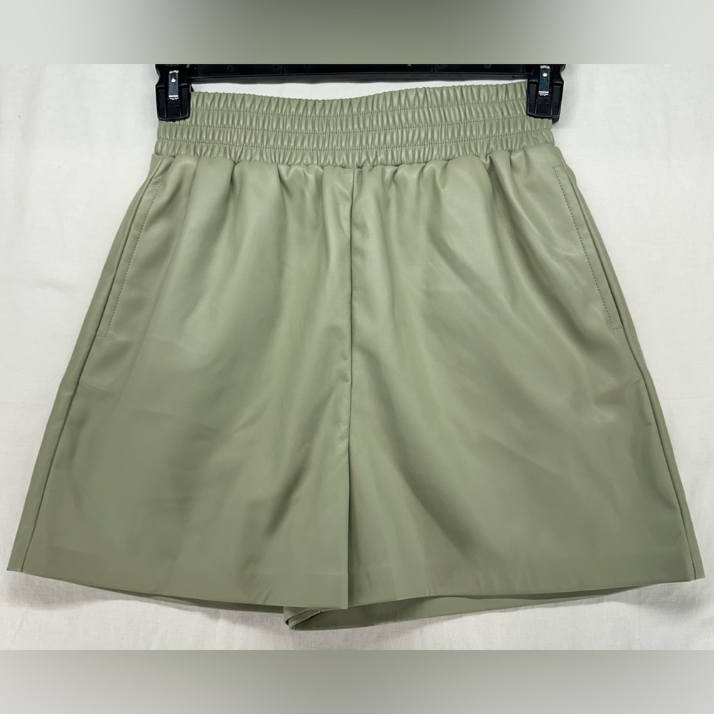 Topshop Womens Faux Leather Elastic‎ Waist With Pockets Shorts Green Size 2 Mark